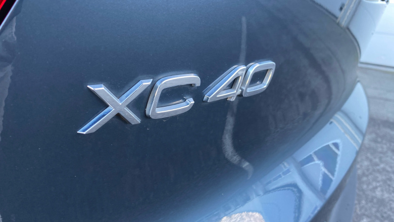 Volvo Xc40 2.0 B4P Inscription Pro 5dr Auto Petrol Estate